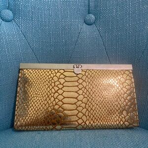 Beautiful NWOT slimline gold snakeskin print wallet/purse